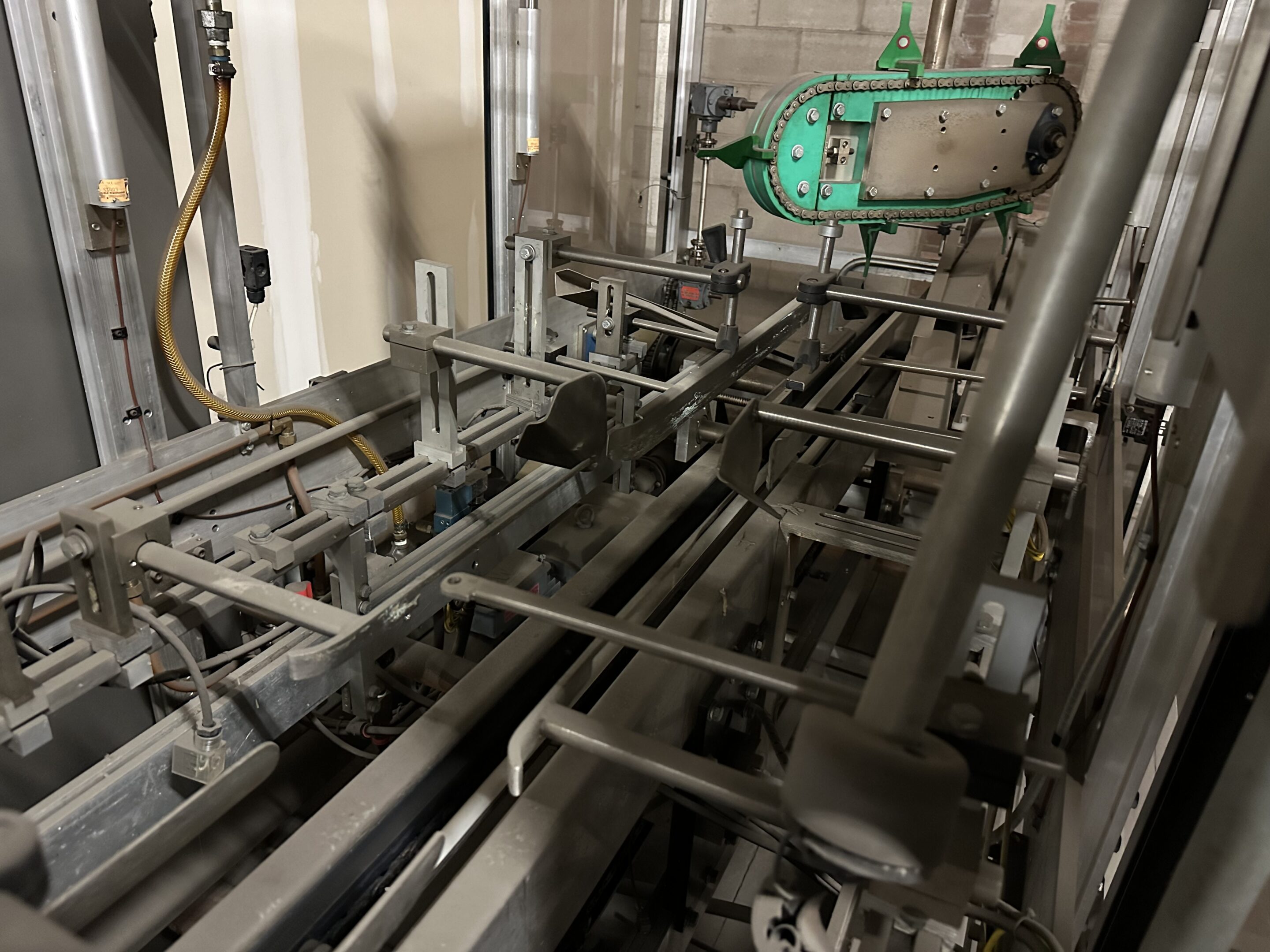 Langen Manual Load Cartoner